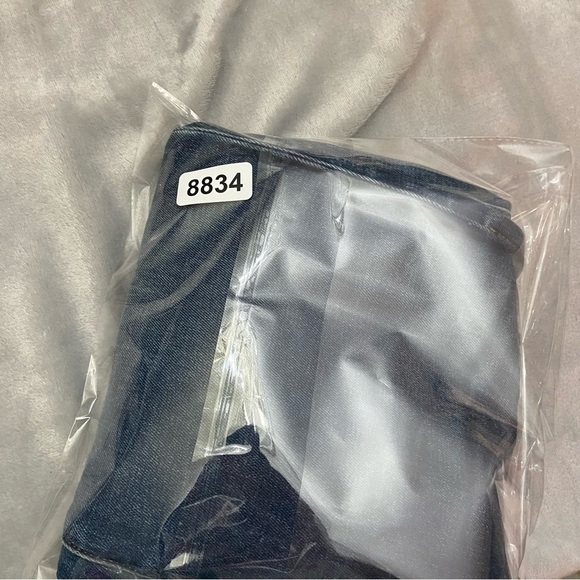 Le Jean Bella Mid-rise Crop Kick Flare Jeans 24 Distressed revolve 28834 - Picture 11 of 11
